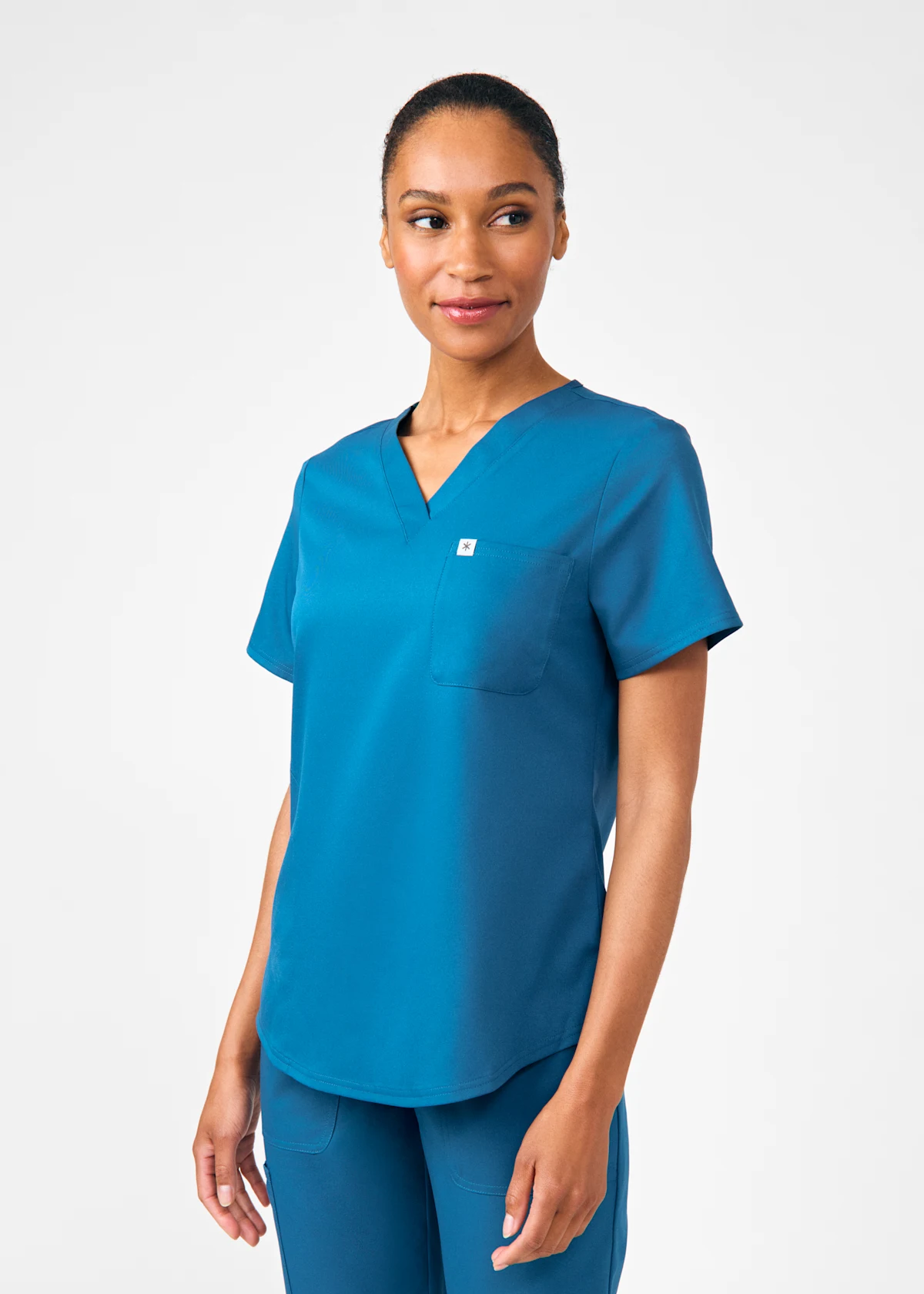 Beyond Scrubs Core Beyond Scrubs Phoenix 2-Pocket V-Neck Tuck-In Top